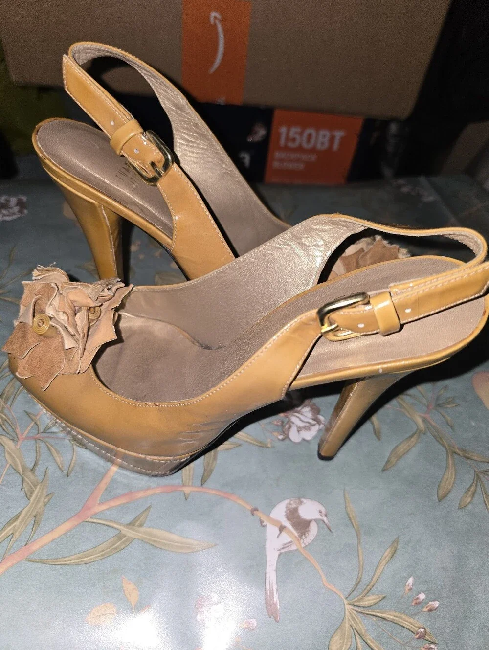 Stuart Weitzman Nude Heels w/ Flower Embellishment Size 8M Stilleto